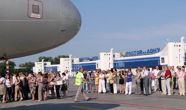 Аэропорт Ростова-на-Дону эвакуируют после звонка о бомбе
