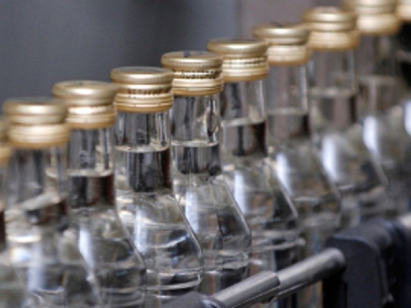 В Ростове полицейские ликвидировали цех по производству фальсифицированного алкоголя