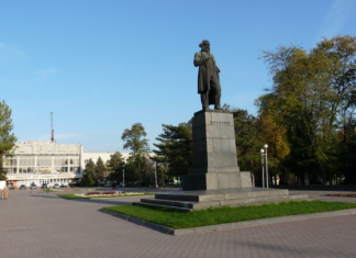 В Нахичевани часть автобусов и троллейбусов изменили схему движения