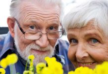 В Ростовской области женщин в возрасте старше трудоспособного в два раза больше мужчин