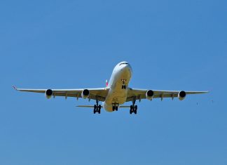 Самолет имени пассажира