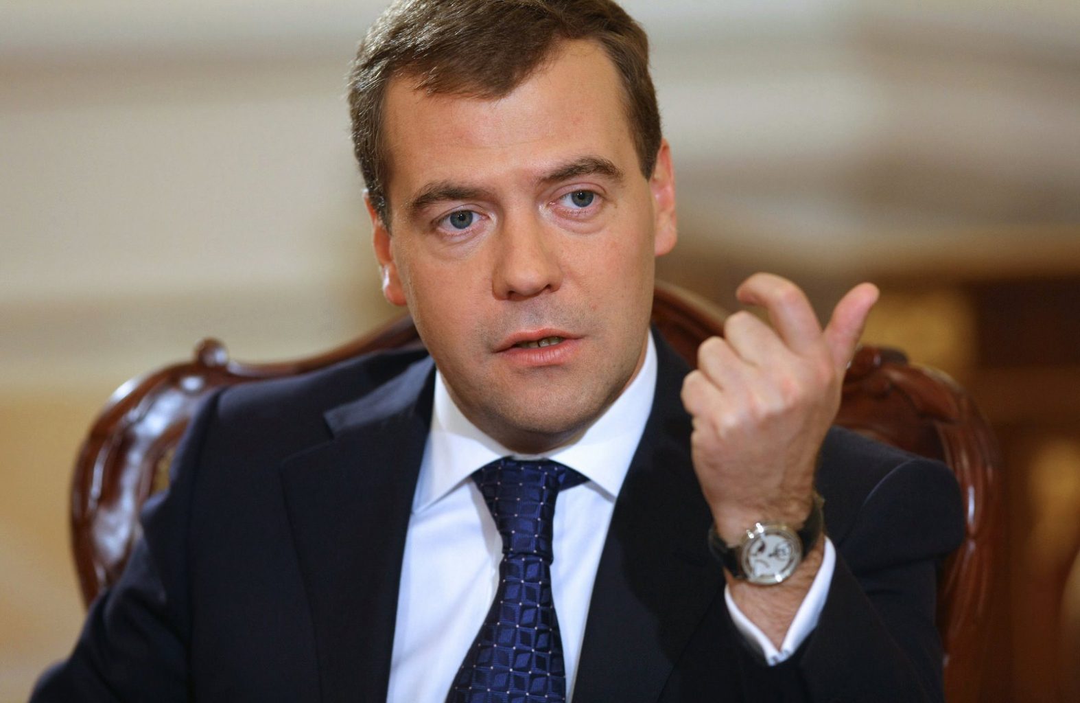«Единая Россия» поддержит Владимира Путина, ежели он выдвинется в президенты — Медведев
