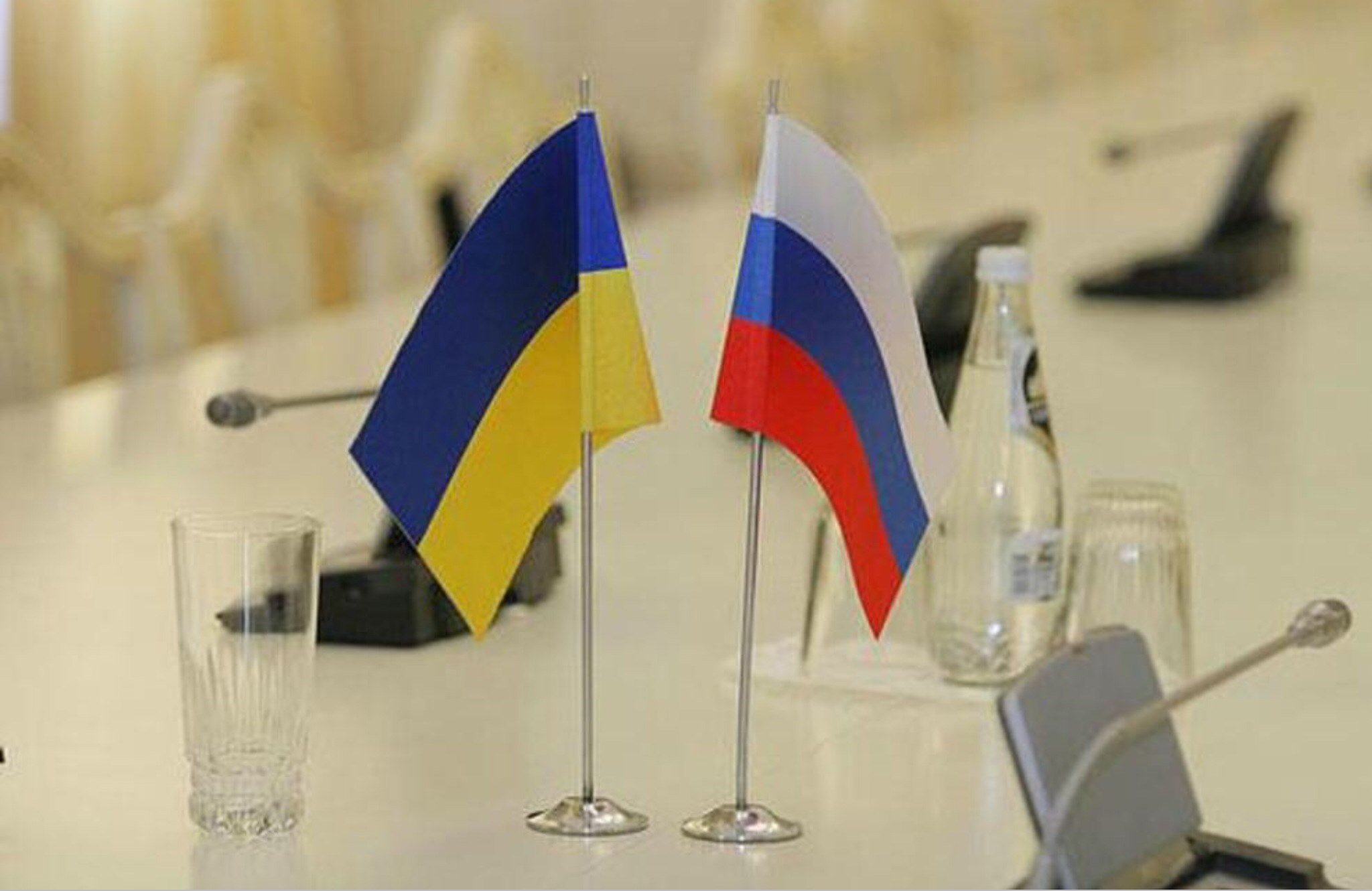 Россия украина видел. Флаг России и Украины. Флаг России и Украины вместе. Российский и украинский флаг. Украина – это Россия.
