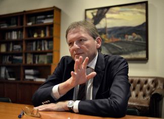 Правее правого