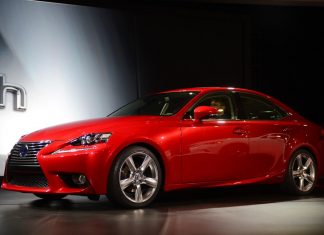 Алиментщик заплатил жене почти 2 млн рублей ради Lexus