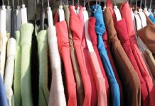 На Дону 67% жителей покупают одежду на маркетплейсах одежда // Фото с сайта advocat-cons.info