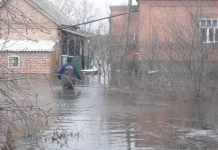 В Ростовской области грунтовыми водами затопило еще один поселок