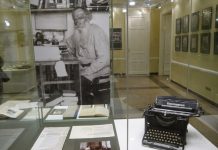 В Ростов привезли личные вещи Льва Толстого