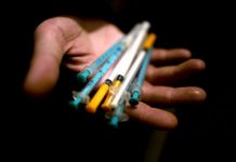 Власти Ростовской области узнали, где жители чаще всего впервые пробуют запрещённые вещества