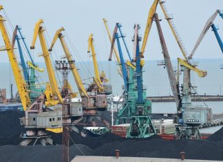 Прокуратура через суд заставит порт Таганрог сократить вредные выбросы