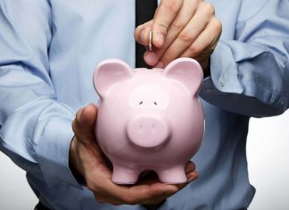 Социальная пенсия в 8824 рубля назначена неработающим пенсионерам в Ростове сбережения // фото с сайта internetbillboards.net