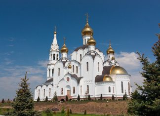 Во всех храмах Ростова пройдут Рождественские службы