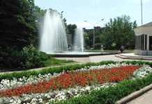 В Ростове реконструируют фонтан на Рабочей площади