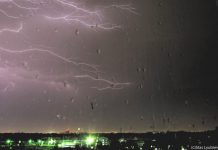 В Ростовской области объявлено штормовое предупреждение 3 и 4 июня Гроза в Ростове //Фото: Стас Любимов