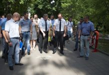 На Пушкинской модернизируют тематические светильники и уложат новую плитку Инспекция в парке Революции // фото с сайта: rostov-gorod.ru/