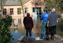 К Голубеву обратились жители затапливаемого Ленинавана подтопление из-за паводка // фото с сайта mchs.gov.ru