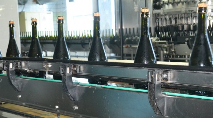 Производство шампанского // Фото: «Городской репортер»