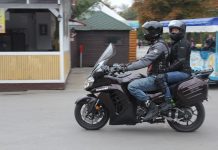 В станице Кривянской мотоциклист без прав сбил человека