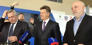 Минтранс хочет собрать в новом аэропорту Ростова нескольких базовых перевозчиков Максим Соколов (в центре) //Фото: "Городской репортер", Олег Китаев