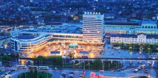 В Ростове на привокзальной площади демонтировали 12 ларьков Главный железнодорожный вокзал в Ростове-на-Дону //Фото: Денис Демков