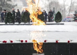 Ветераны Ростова предложили зажечь на Кумженском мемориале Вечный огонь Вечный огонь // Фото: пресс-служба губернатора Ростовской области