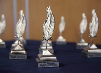 Стартует новый сезон национального конкурса в области СМИ «Искра Юга» им. В.В. Смирнова Статуэтка лауреатам премии "Искра юга" // фото предоставлено организаторами премии