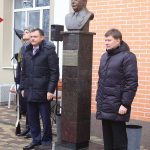 Открытие памятника Борису Слюсарю //Фото предоставлено пресс-службой ПАО "Роствертол"