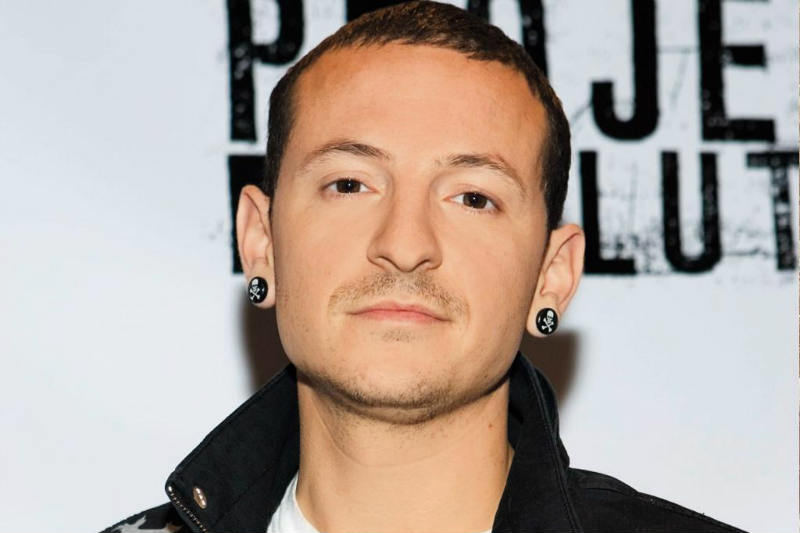 Linkin Park обвинила демонов в гибели солиста Честера Беннингтона
