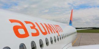 Авиакомпания «Азимут» снизила норму провоза багажа на эконом-тарифах Авиалайнер Сухой Суперджет 100 авиакомпании "Азимут" //фото пресс-службы аэропорта Ростова-на-Дону