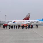 Самолеты авиакомпаний "Азимут" и "Россия" в аэропорту Платов //Фото: Эрик Романенко