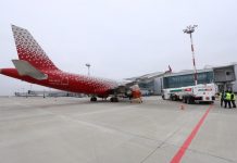Количество рейсов из Ростова-на-Дону в Санкт-Петербург увеличилось до 11 в неделю Самолет авиакомпании "Россия" на перроне аэропорта "Платов" //Фото: Эрик Романенко