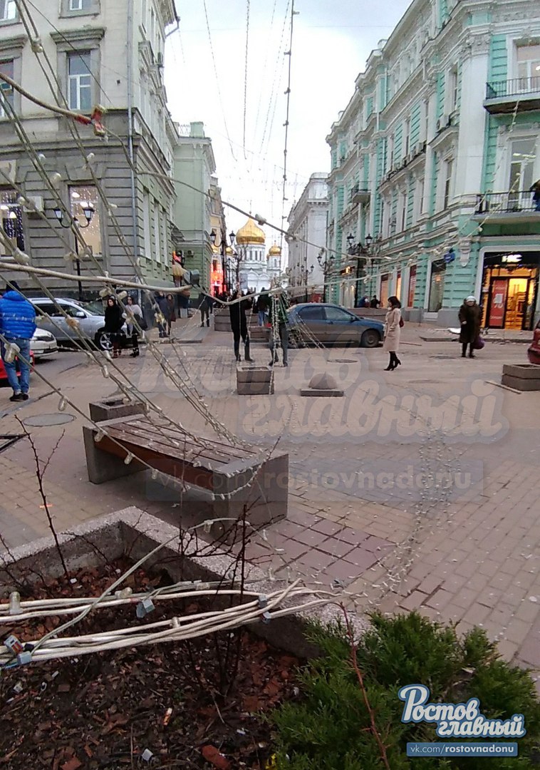 На Соборном в Ростове обрушилась часть балкона