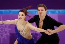 Российские фигуристы завоевали серебряные медали в командных соревнованиях на Олимпиаде Екатерина Боброва и Дмитрий Соловьев // Фото: REUTERS/John Sibley