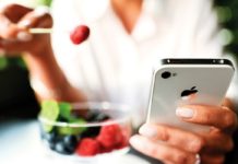 Роскомнадзор указал операторам связи на нарушения Смартфон Apple iPhone //Фото iStock / anouchka