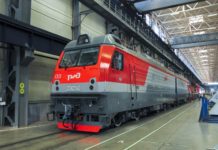 Новочеркасский завод презентовал новый грузовой электровоз Электровоз 2ЭС5С-001 //Фото пресс-служба Трансмашхолдинг