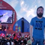 Картонный болельщик Хавьер //Фото: IngueSuMatrushka