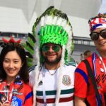 Мексканские и южнокорейские болельщики на площади перед стадионом "Ростов-Арена" //Фото: Денис Демков