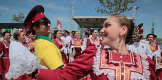 Как в Ростове встречали болельщиков из Бразилии и Швейцарии: фоторепортаж Как в Ростове встречали болельщиков из Бразилии и Швейцарии: фоторепортаж //Фото пресс-службы губернатора Ростовской области