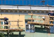 Законопроект о ежегодном повышении платы за капремонт отправили на доработку Капитальный ремонт здания //Фото: Коммерсантъ