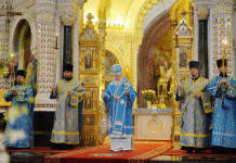 Василий Голубев и Виталий Кушнарев посетили праздник Успения Пресвятой Богородицы в Кремле Патриарх Кирилл ведет молебен в честь праздника Успения Пресвятой Богородицы в Успенском Патриаршем соборе Московского Кремля //Фото: Сергей Власов, официальный сайт Московского Патриархата