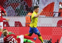 Кубковый матч между «Ростовом» и «Краснодаром» завершился ничьей Полузащитник ФК «Ростов» Александр Зуев радуется забитому голу //Фото: Р-Спорт