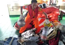 В результате крушения Boeing в Индонезии никто не выжил Спасательная операция упавшего в воду боинга в Индонезии //Фото: сайт Медуза