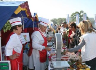 В Азове, Шахтах и Новочеркасске пройдут продовольственные ярмарки Ярмарка выходного дня //Фото: сайт правительства Ростовской области