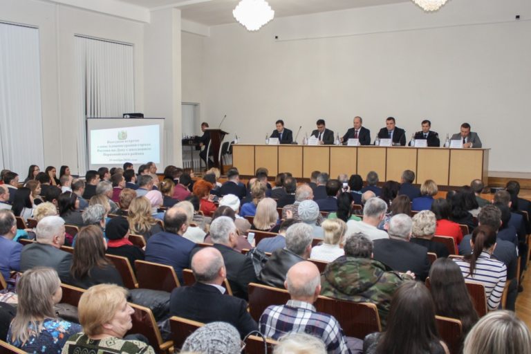 Виталий Кушнарев встретился с жителями Первомайского района //Фото: администрация Ростова-на-Дону