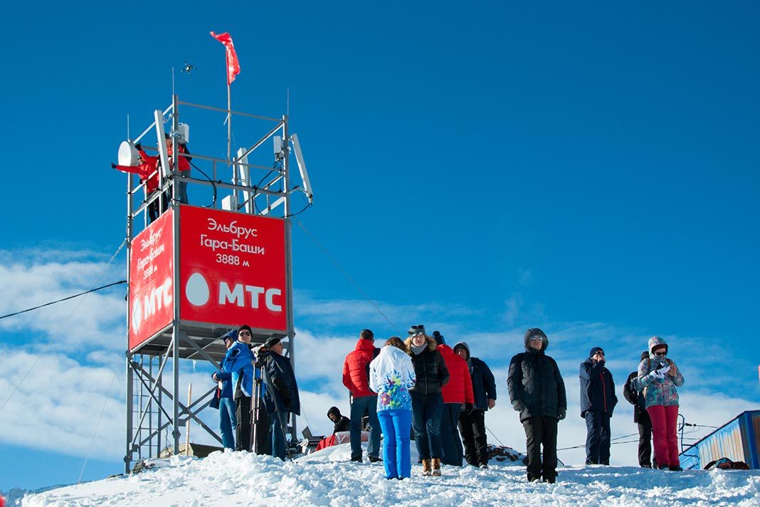 Базовая станция МТС на склоне Эльбруса на высоте 3888 метров //Фото: Татьяна Черникова