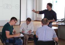 Управлять эмоциями