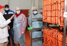 Глава «Тавра» отрицает наличие туалетной бумаги в колбасе «Тавр» ведет переговоры о сотрудничестве с ДГТУ //Фото: пресс-служба "Агроком"