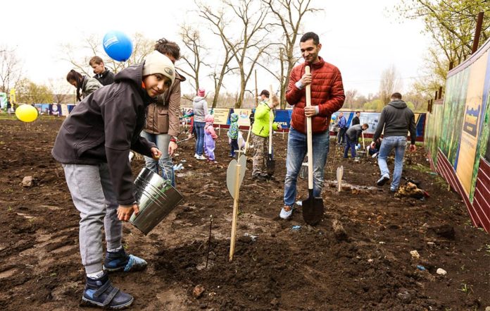 День древонасаждения в "Красном Аксае" //Фото прелоставлено группой компаний "ЮгСтройИнвест"