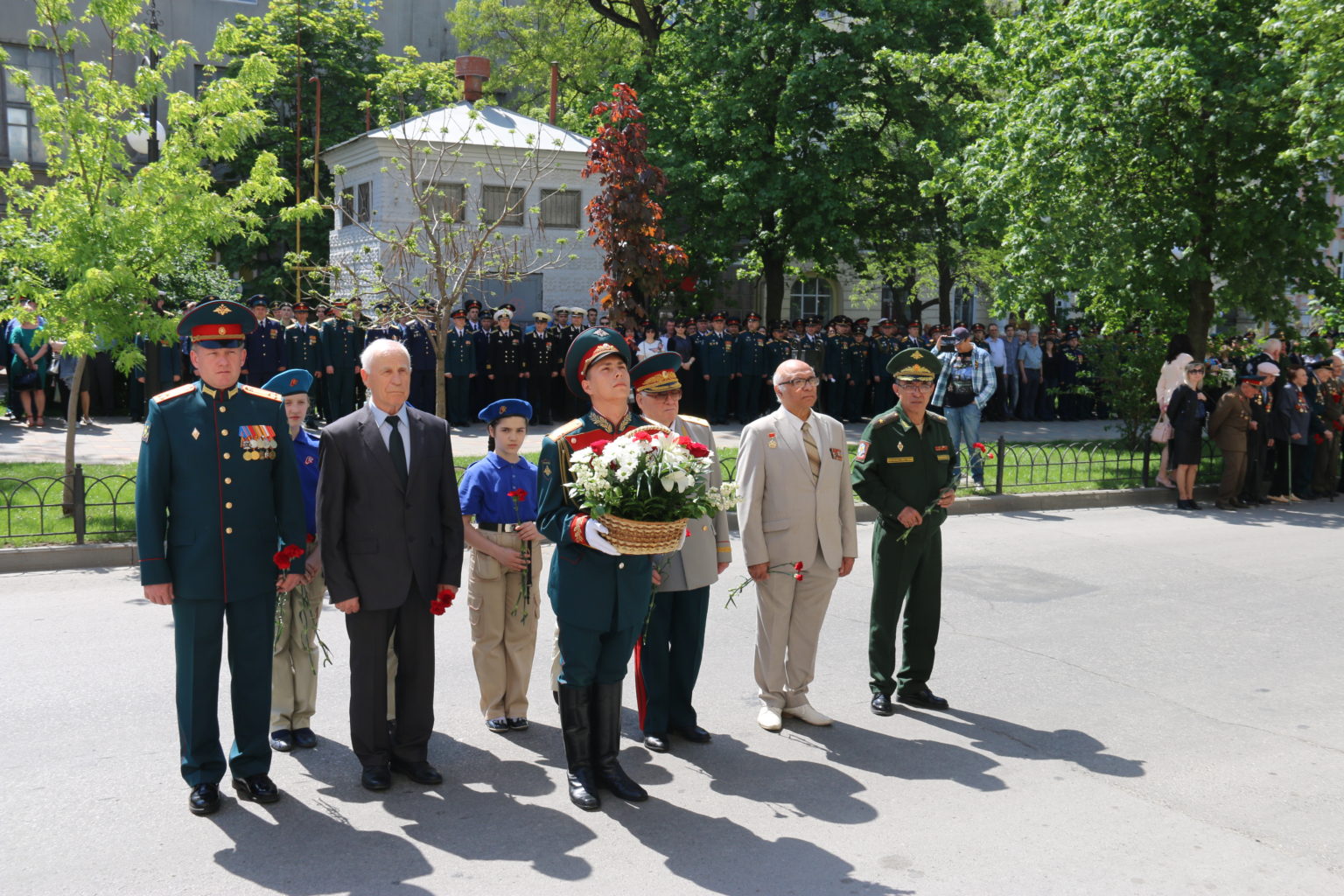 Штаб юво. Штаб Южного военного округа Ростов-на-Дону. Штаб округа Ростов на Дону. Аллея героев в Ростове на Дону. Ростов штаб Южного военного округа.