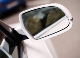 Многодетным семьям разрешат тратить маткапитал на отечественные автомобили до 2 млн рублей